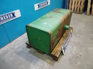 John Deere 1085 Dieseltank AZ25904