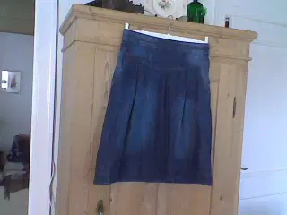 Næsten ny nederdel fra Esprit