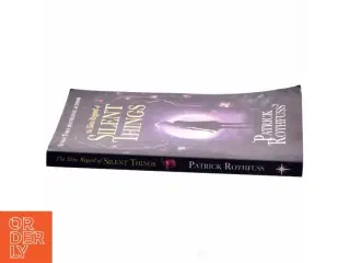 The Slow Regard of Silent Things af Patrick Rothfuss (Bog)