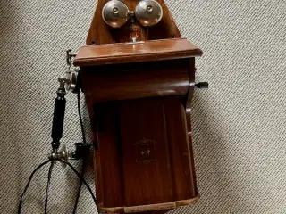 Gammel antik vægtelefon fra jydsk 
