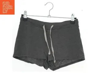 Grå shorts med snøre fra H&M (str. 140)