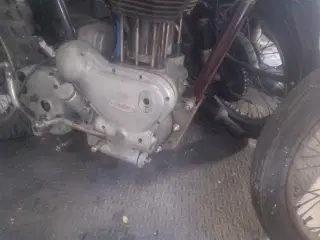 royal enfild super metor 700cc