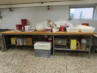 Arbejdsbord med indhold