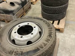 4+2 Lastbil dæk og fælg Continental. -  2x pigdæk  215/75R17,5 - 4x215/75R17,5