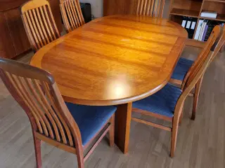 Skovby spisebord + 8 stole
