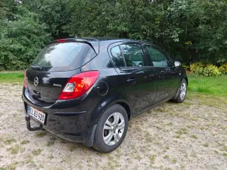 Velholdt Opel Corsa sælges