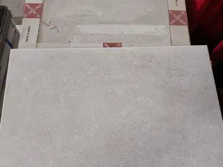 Fliser lys grå med sten look 50x33,3cm