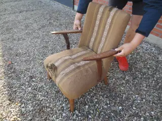 1 stk Retro Lænestol med teak armlæn og teak ben 