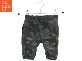 Babybukser med mønster fra Hust & Claire (str. 56)