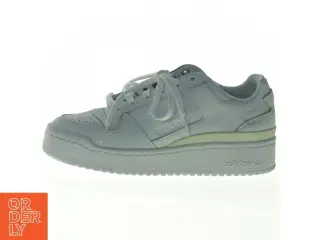 Hvide sneakers fra Adidas (str. 38)