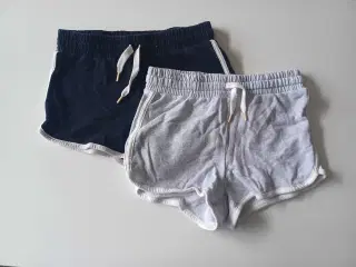 2 par shorts størrelse 140  Brugte men fine