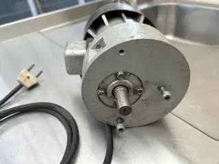 Gearmotor -220 v.