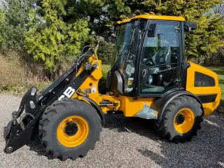 JCB 407 m. aircondition og 35 km/t.