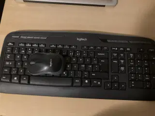 Logitech tastatur og mus