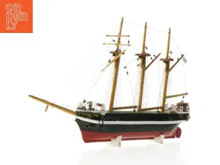 Modelskib (str. 42 x 27 x 6 cm)