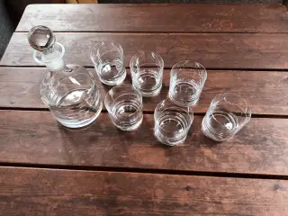 Krystalglas, 1 karaffel og 6 whiskyglas (tumbler)