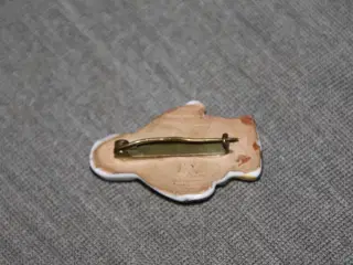 Grønlænder figur broche 4,5 cm stempel:KIS Danmark