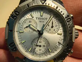 Tissot ur 43 mm med krone
