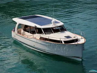 Greenline 33
