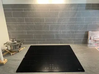 Helt ny, Induktionsplade  60 cm.  Mærket Thermex. 