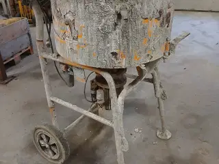 Tvangsblander sælges