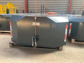 - - - j maskiner  2500KG