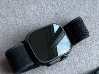 Apple Watch Ultra 2 49mm GPS + LTE Titan (sort)