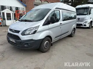 Minibus Ford Transit Custom med lift
