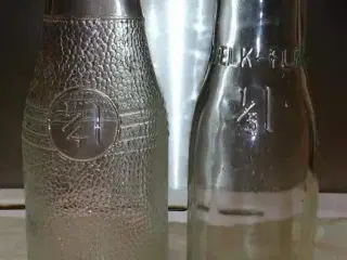 Glas flasker - 100 % intakt.