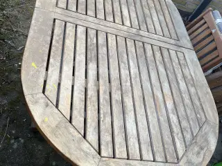 Havebord i Teaktræ