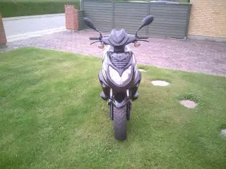 VGA VERSUS SCOOTER