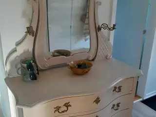 Antik Toiletmøbel