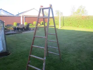 1 stk Retro Trappestige i træ højde 200 cm