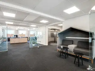 Klinik- eller kontorlejemål med god plads og stort kundepotentiale