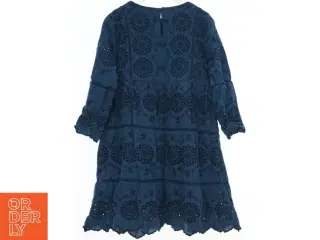 Blå kjole med broderi fra Zara (str. 140)