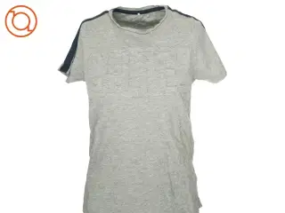 T shirt fra Name It (str. 7-8 år)