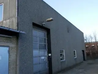 Kontor, lager og værksted med gode adgangsforhold i Rødovre