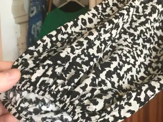 H&M kjole m. dyreprint str. XL