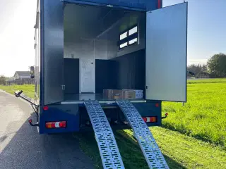 Nyopbygget Mercedes Benz Atego818 TIL MOTORSPORTEN