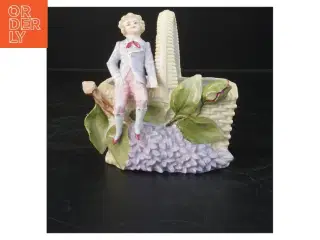 Dekorativ keramisk figurvase med dreng (str. 15x12x8 cm)