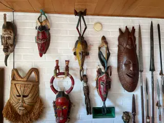 Afrikanske masker i forskellige størrelser 