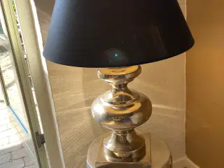 Lampe med stor skærm