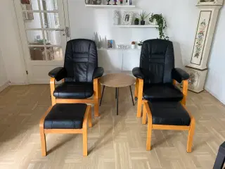 2 TV stole med fodskamler og sidebord.