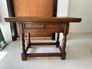 Vintage konsolbord i massivt træ