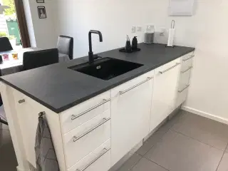 Køkkenbordplade med håndvask, uden vandhane