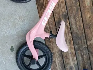 Løbecykel i lyserød