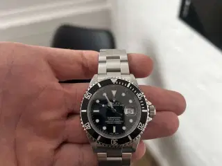Rolex Submariner Date, 2002 .ref 16610