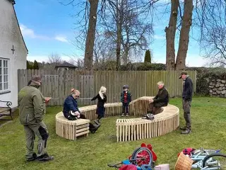 Rund bænk, egetræ - byggesæt