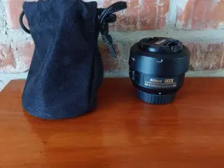 Nikon af-s 35mm f:1.8 fast objektiv med pose