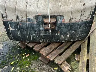 Frontklods 1100 kg sælges